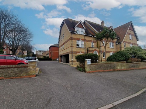 View Full Details for Melcombe Avenue, Weymouth